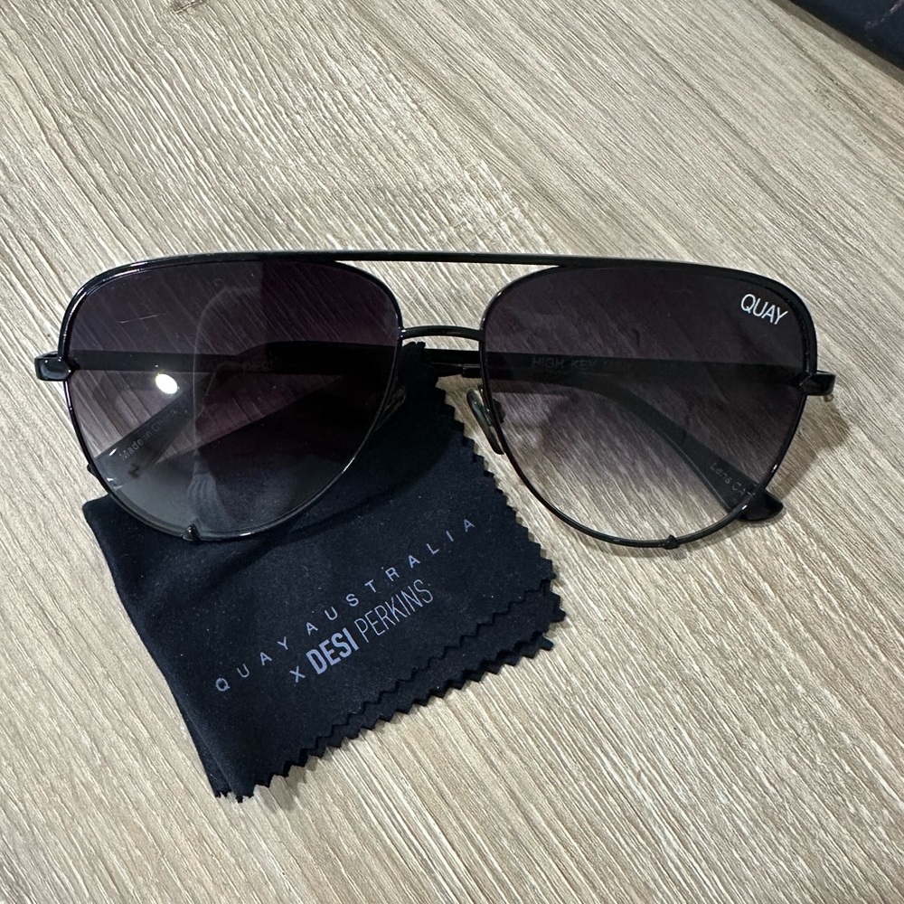 QUAY AUSTRALIA X DESI PERKINS HIGH KEY MINI 126 SUNGLASSES